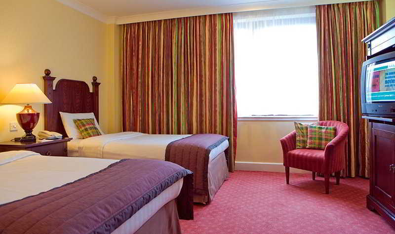 Holiday Inn Glasgow - East Kilbride, An Ihg Hotel Exterior photo